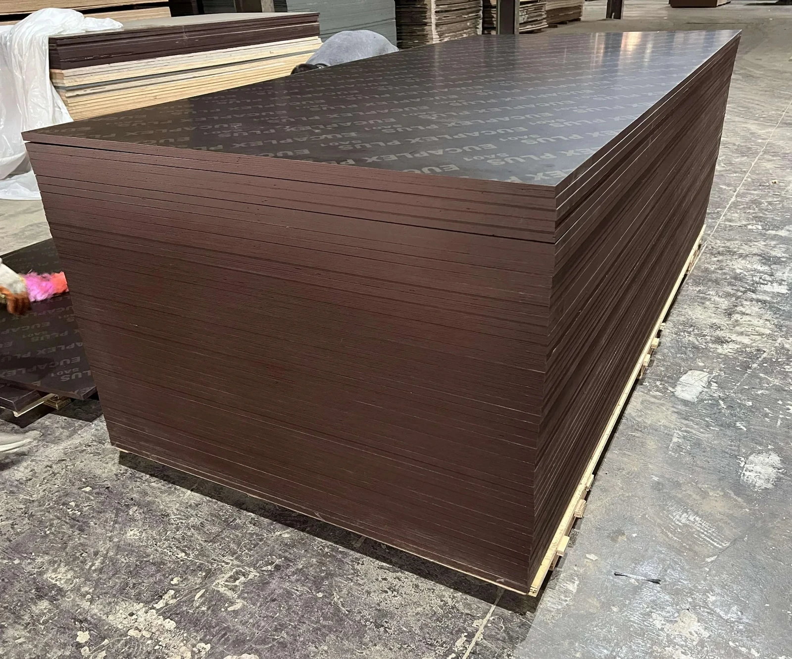 9 Ply vs 11 Ply Film Faced Plywood: Do More Layers Mean Better Quality?